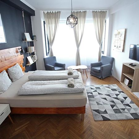 D.Five Inspire Apartment Budapest Exteriör bild